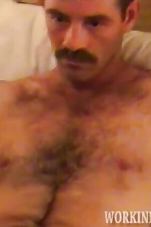 Amateur Mike Beating Off