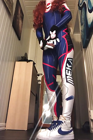 DVA Overwatch cosplay