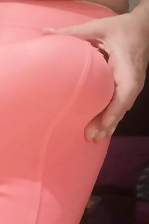 Kinky Bulging in Spandex