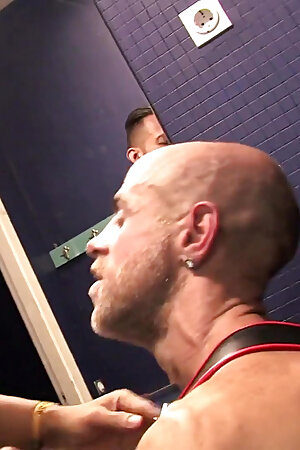 Viktor fucks Alejandro a tough guy butt fucking sex !!