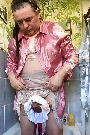 In a bourgeois outfit to take a piss shower part 2