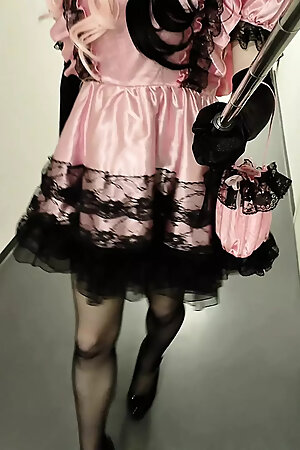 Sissy crossdresser strolling in high heels and flashing