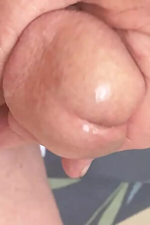 Long slow mo masturbation with big glans