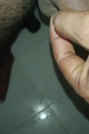 I enjoyed masturbating while remembering my sister-in-law. Desi way of masturbating