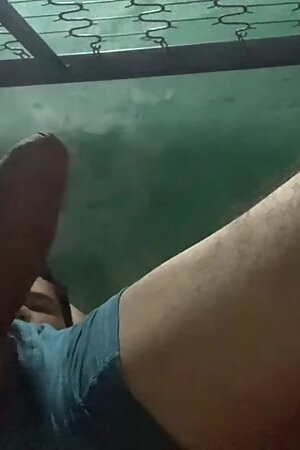 Young amateur Latino gives you a handjob that makes you cum - Jovenpoder