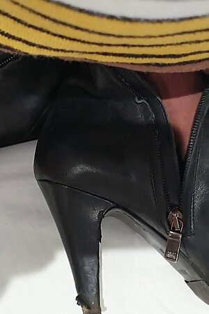 Boots compilation with German jerk off instructions