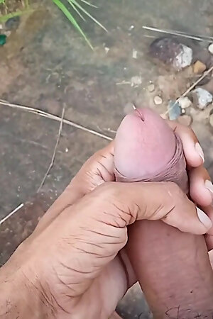 I Roaming Naked and Masturbating