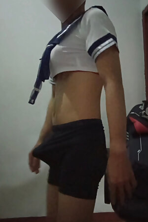 Femboy cosplayer orgasme crossdres