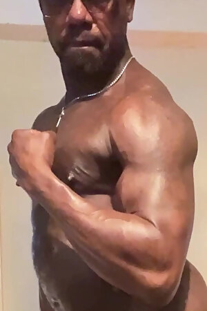 Oiled Ebony StepDaddy Muscle Butt  Lat Flex