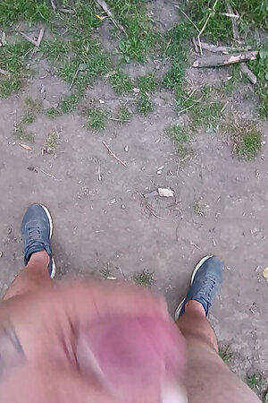 Cumming in the naturism parc