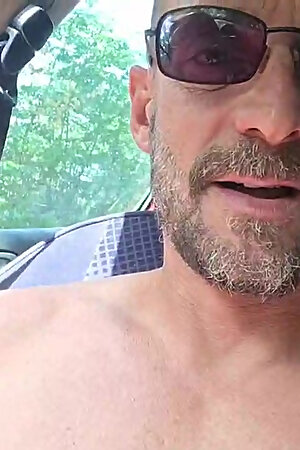 Another good cumshot in the car, remi06cam4