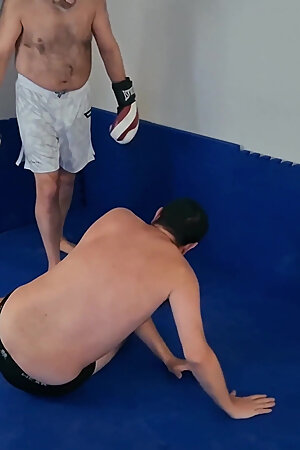 Boxing Challenge in a Hotel Room - Little Bear Vs Jobber