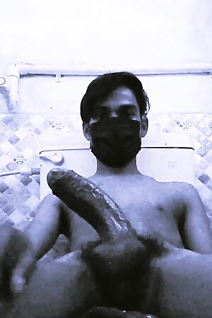 INDIAN BIG COOK BOY MUTHHI IN BATHROOM NAKED MMS