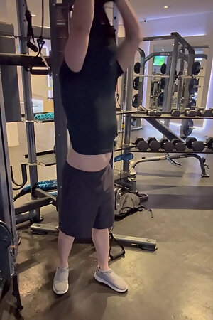 Think All Gyms Should Mandate Working Out Nude