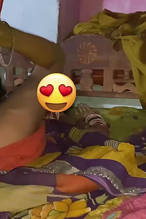 Neighbor calls bhabhi home and has sex with her sexy bhabhi fucking hard with Hindi audio