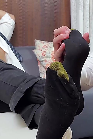 Hunk Killian Knox Pampers Beaux Matthews With Foot Licking