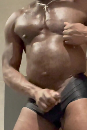 Muscle Butt Toy Wank & Bust