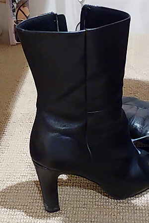 Everyday ankle boots fucked and squirted