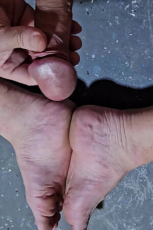 Sitting on my garage floor looking at my feet until I climax over them