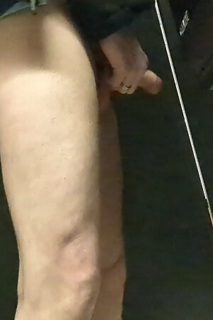 Unloading in a stall