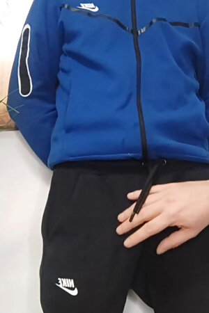 After My Traning Dexterxxl Play with My Hairy Dick and I Come Handsfree