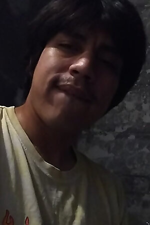 How I Like to Warm Myself with My Hand