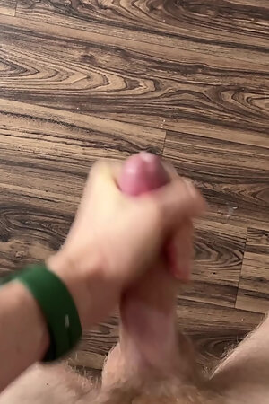 Horny Twink Cumming fast. Quick cum, abs, muscle. Big load, lots of cum