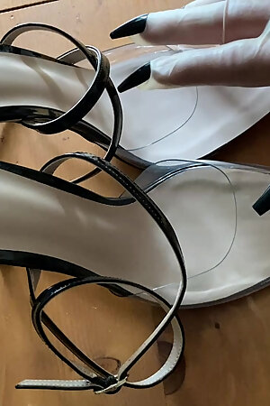 2 Cumshots on sexy high heels