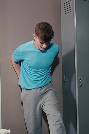 TWINKPOP - Sam Ledger Sits On Jake Preston's Thick Cock Before Getting Fucked On His Back