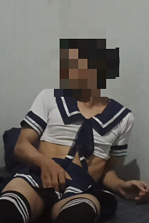 Crossdreser Japanese school masturbasi