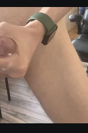 Smooth Twink with Abs - Jerk & Massive Finish!