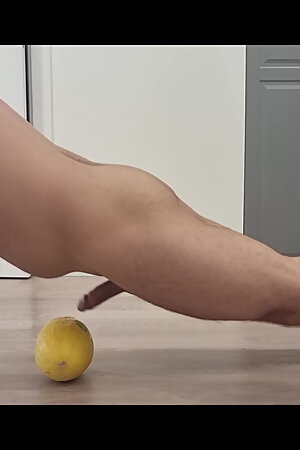 Fucking a yellow melon (nu cum)