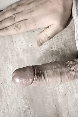 Spontaneous wanking and cumming on the table