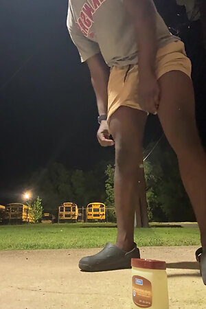 Outside In Public Gooning For 5 Minutes