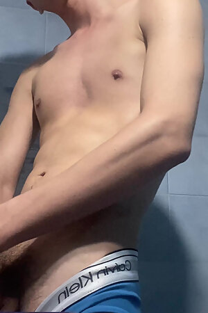 PLAY WITH MY FLESHLIGH IS VERY RICH