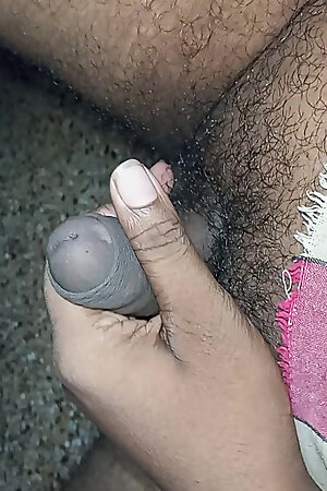 My wife massage my penis night pussy fucking