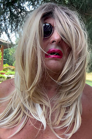 Sissy Culoness gets turned on with her nipples