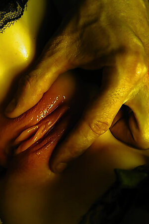 How she loves to masturbate her wet pussy