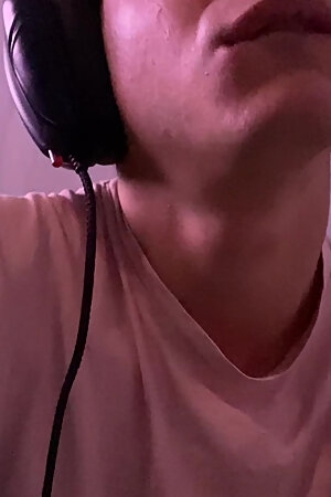 SKINNY TWINK SHOWING HIS PUSSY TO MAKE YOU HORNY