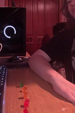 Giant vores gummies - Clips4sale Preview