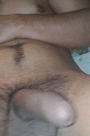 A GOOD AFTERNOON HAVING THE BEST TIME IN THE BATHROOM