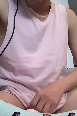 SKINNY TWINK PLAYING WITH HIS DICK AND HIS ASS