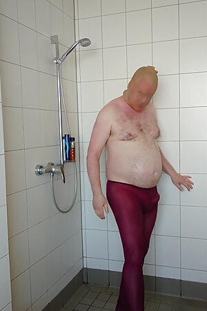 Pantyhose and Incontinence Trousers in the Shower