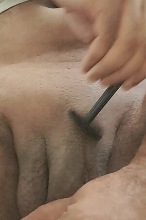 Shaving dick