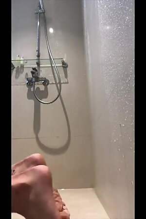 Bray Love Fucks Himself with Big Dildo