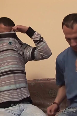 Guy trying to get a load in his mouth