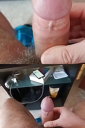 I Jerk My Dick on the Double Screen
